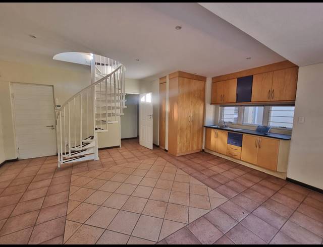 5 BEDROOM HOUSE FOR SALE IN RASLOUW